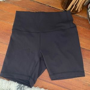 Wonder under lululemon 6 in bike shorts